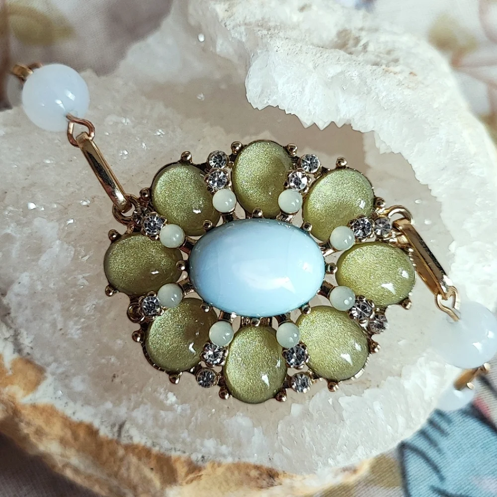 Pastel Mint Light Green Blue Rhinestone Creamy Opaque Vintage Necklace Gold Tone